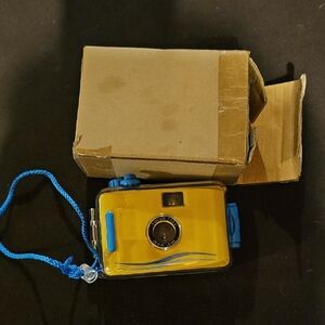 VINTAGE NEW Retro Reusable 35MM Film Camera Waterproof Underwater Shooting